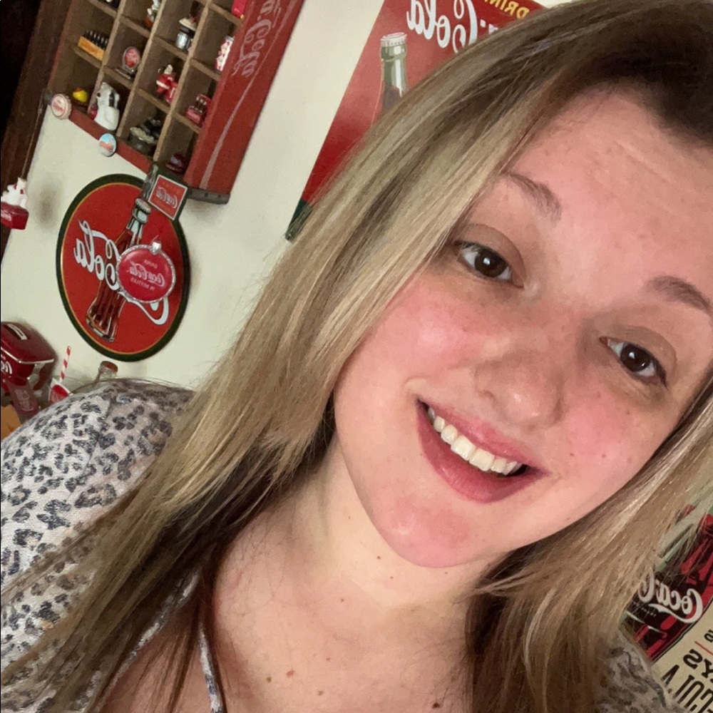 Meet your Posher, Kendra